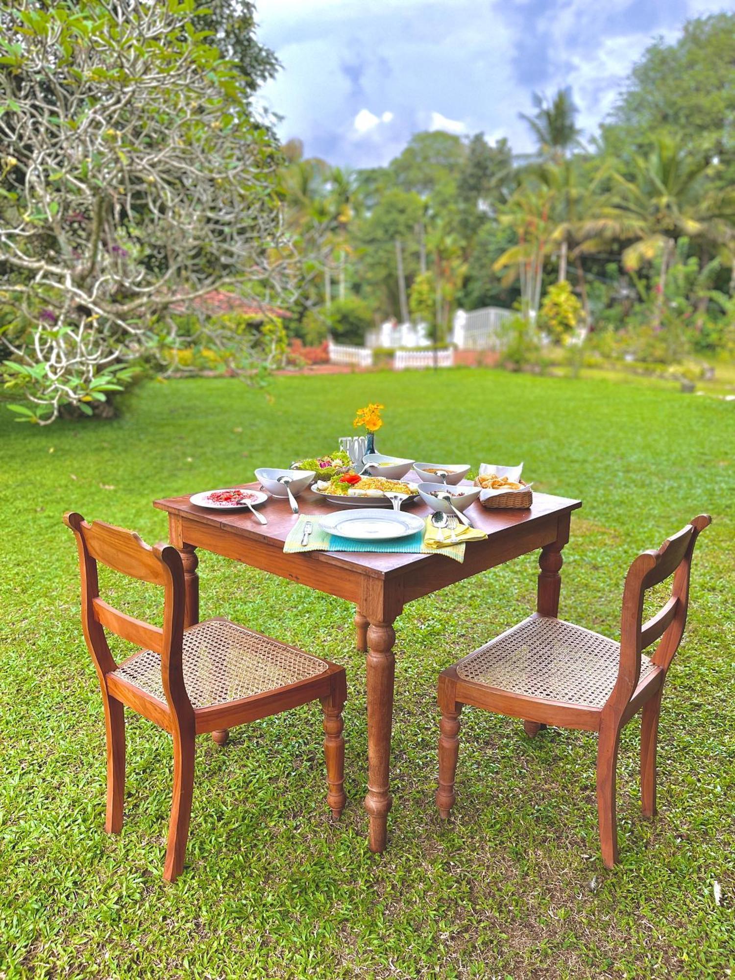 Thalpe Walawwa Heritage Villa Unawatuna Exterior foto