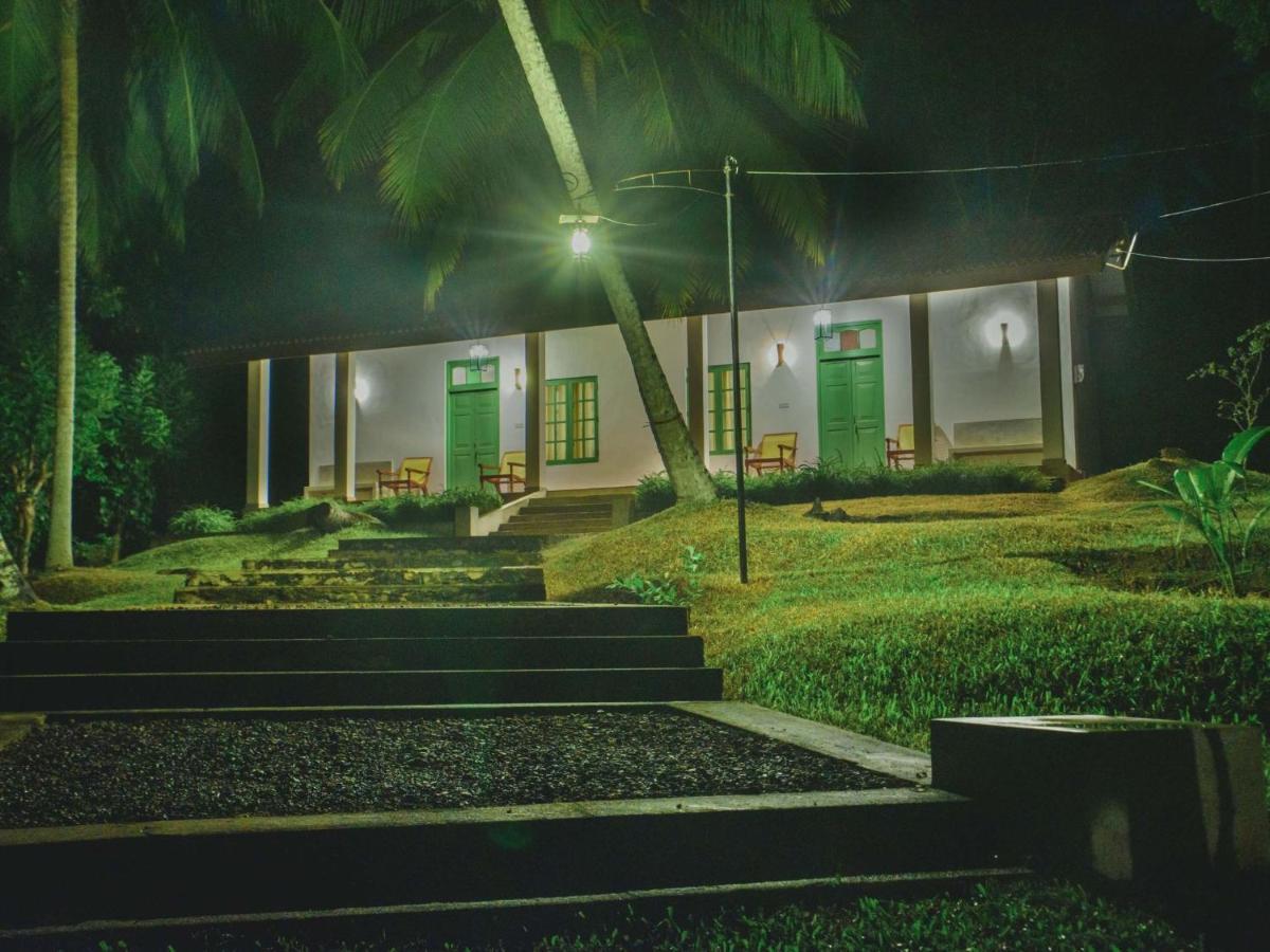 Thalpe Walawwa Heritage Villa Unawatuna Exterior foto